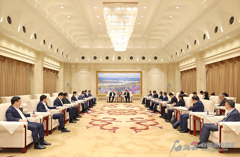 马兴瑞艾尔肯·吐尼亚孜会见乌兹别克斯坦塔什干州州长米尔扎耶夫 马兴瑞艾尔肯·吐尼亚孜会见乌兹别克斯坦塔什干州州长米尔扎耶夫