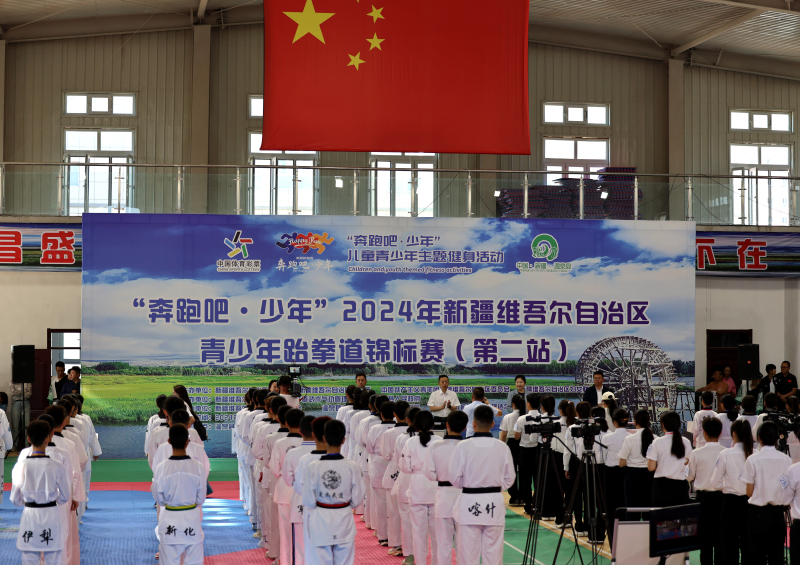 我区600余名青少年争霸跆拳道赛场 我区600余名青少年争霸跆拳道赛场