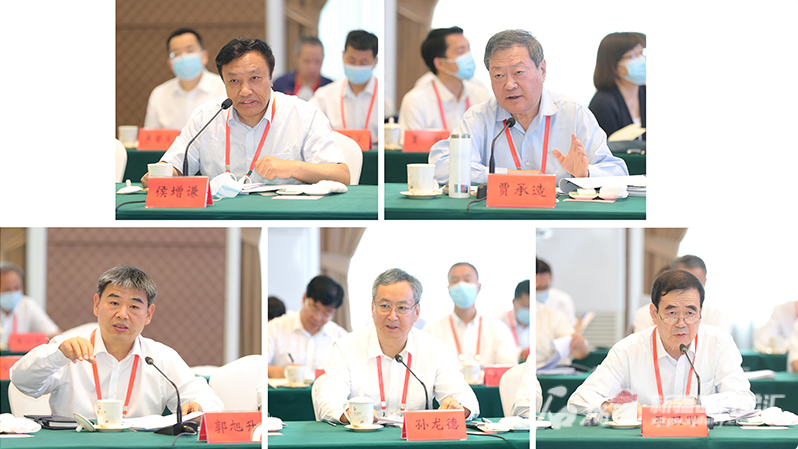 新疆绿色矿业发展院士论坛在乌鲁木齐举行 马兴瑞钟自然讲话 艾尔肯·吐尼亚孜主持 新疆绿色矿业发展院士论坛在乌鲁木齐举行 马兴瑞钟自然讲话 艾尔肯·吐尼亚孜主持