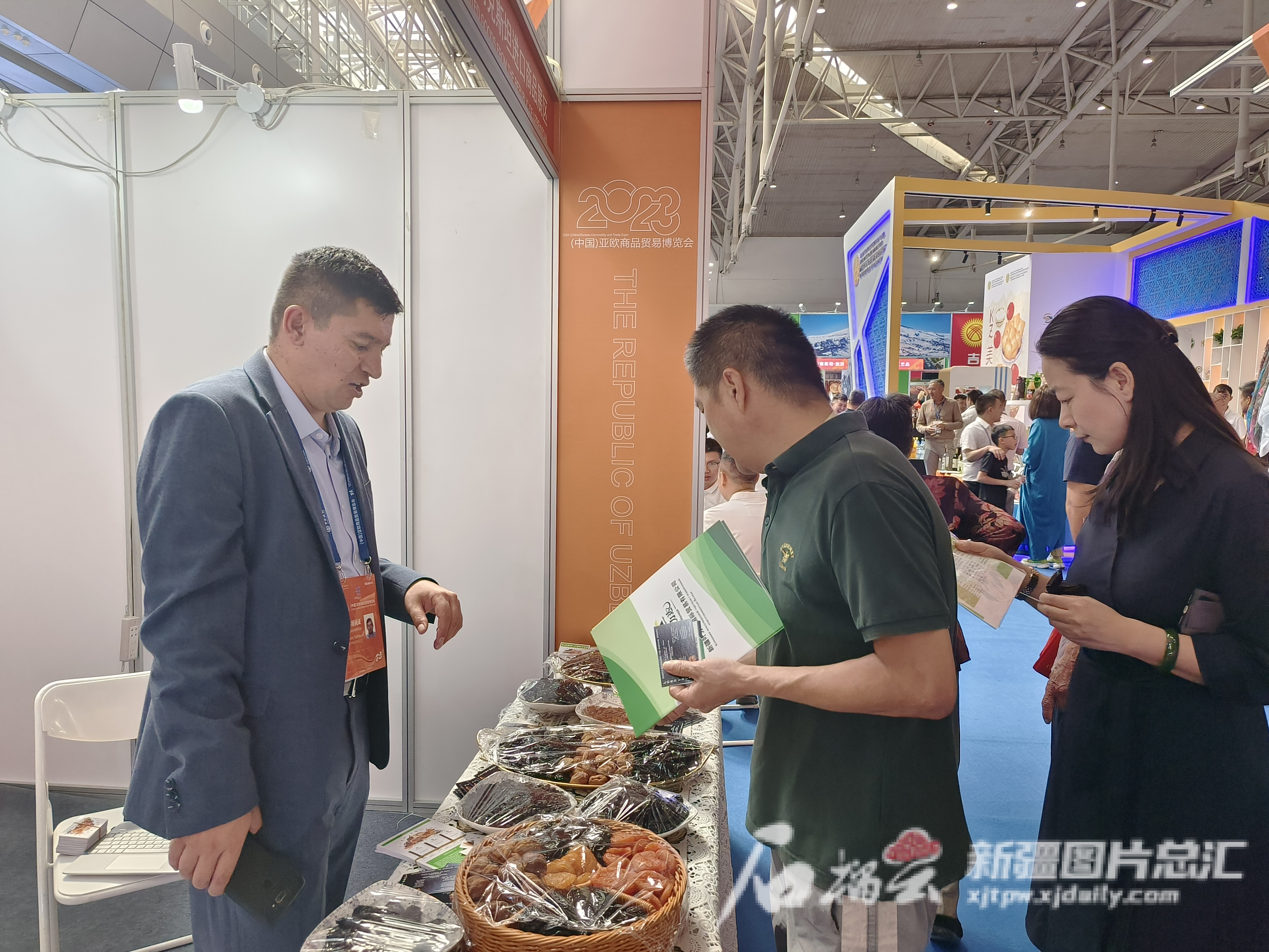 2023商博会签约超5000亿元 同时创下多个商博会“之最” 2023商博会签约超5000亿元 同时创下多个商博会“之最”