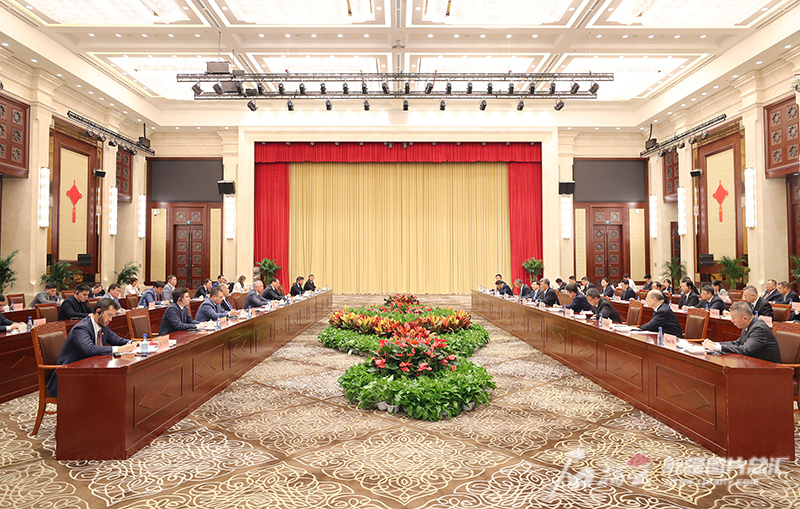 马兴瑞会见哈萨克斯坦副总理茹曼加林 马兴瑞会见哈萨克斯坦副总理茹曼加林