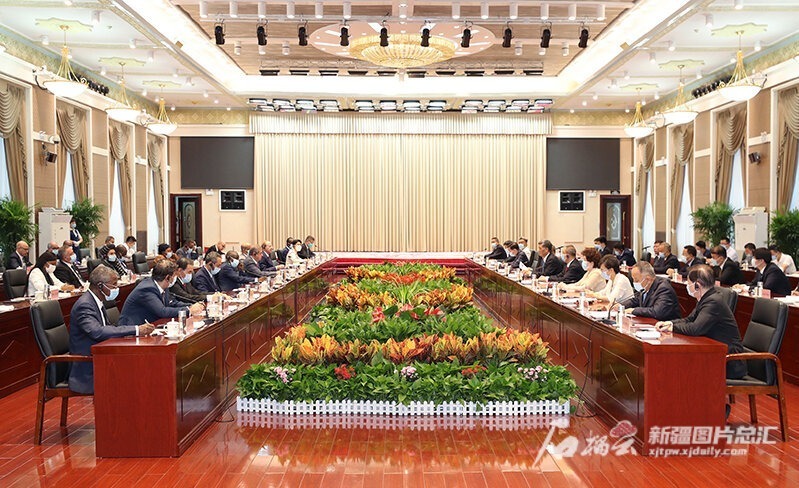 马兴瑞艾尔肯·吐尼亚孜会见伊斯兰国家驻华使节代表团一行 马兴瑞艾尔肯·吐尼亚孜会见伊斯兰国家驻华使节代表团一行