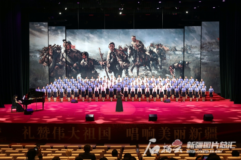 自治区直属机关庆祝中华人民共和国成立75周年暨铸牢中华民族共同体意识歌咏活动拉开帷幕 自治区直属机关庆祝中华人民共和国成立75周年暨铸牢中华民族共同体意识歌咏活动拉开帷幕
