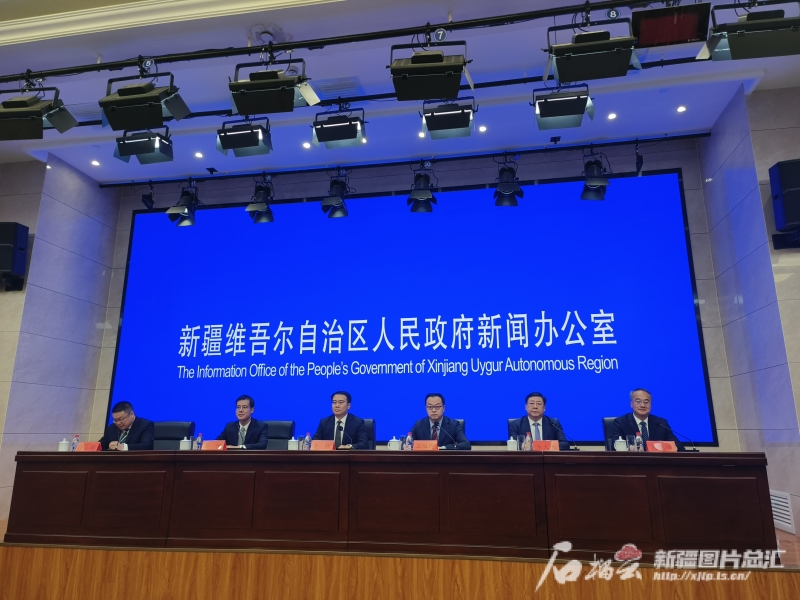 前十月 新疆自贸试验区进出口额占全疆四成以上 前十月 新疆自贸试验区进出口额占全疆四成以上