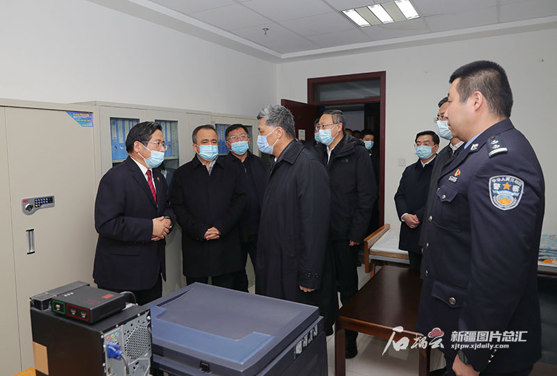 马兴瑞在自治区政法系统有关单位调研并召开工作会议时强调 深入贯彻习近平法治思想 依法治疆依法执政依法行政 马兴瑞在自治区政法系统有关单位调研并召开工作会议时强调 深入贯彻习近平法治思想 依法治疆依法执政依法行政