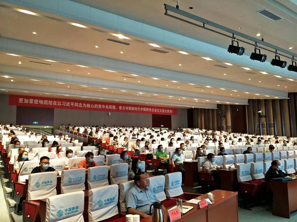 当天,州党委常委,组织部部长乾正峰,市党委副书记,政府党组书记,市长