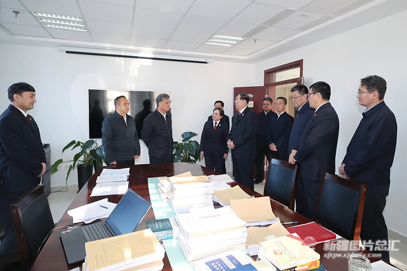 马兴瑞艾尔肯·吐尼亚孜在自治区高级人民法院和自治区人民检察院调研 马兴瑞艾尔肯·吐尼亚孜在自治区高级人民法院和自治区人民检察院调研