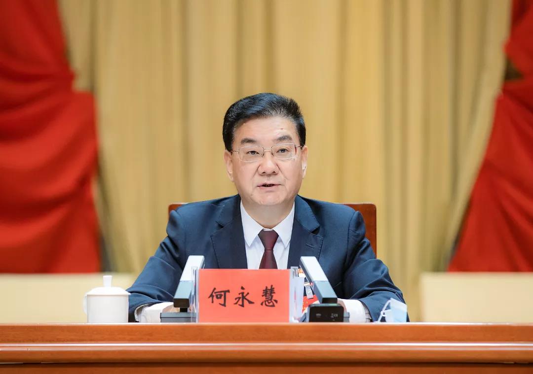州领导巴德玛拉,刘自重,王新革,陈冬红,周忠宇,李荣年,曾健,韩守领