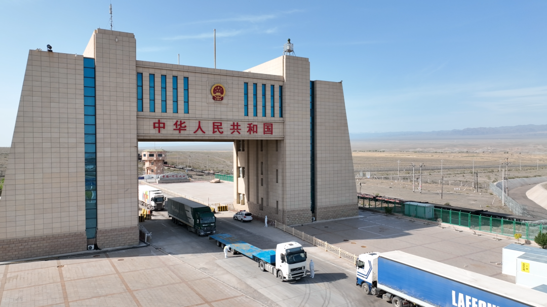 口岸强州踔厉奋发升级阿拉山口口岸实现中哈陆路联运甩挂模式双向运输