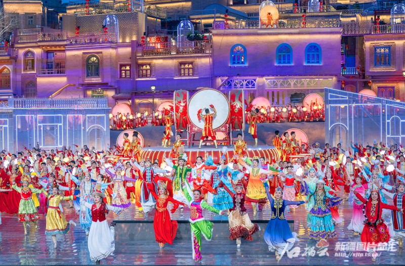 祝福新疆未来更美好——春晚喀什分会场演出引发热烈反响 祝福新疆未来更美好——春晚喀什分会场演出引发热烈反响