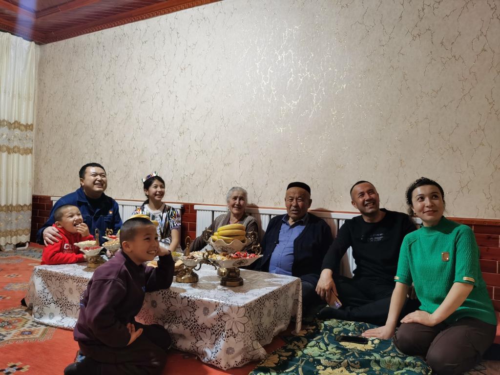 祝福新疆未来更美好——春晚喀什分会场演出引发热烈反响 祝福新疆未来更美好——春晚喀什分会场演出引发热烈反响