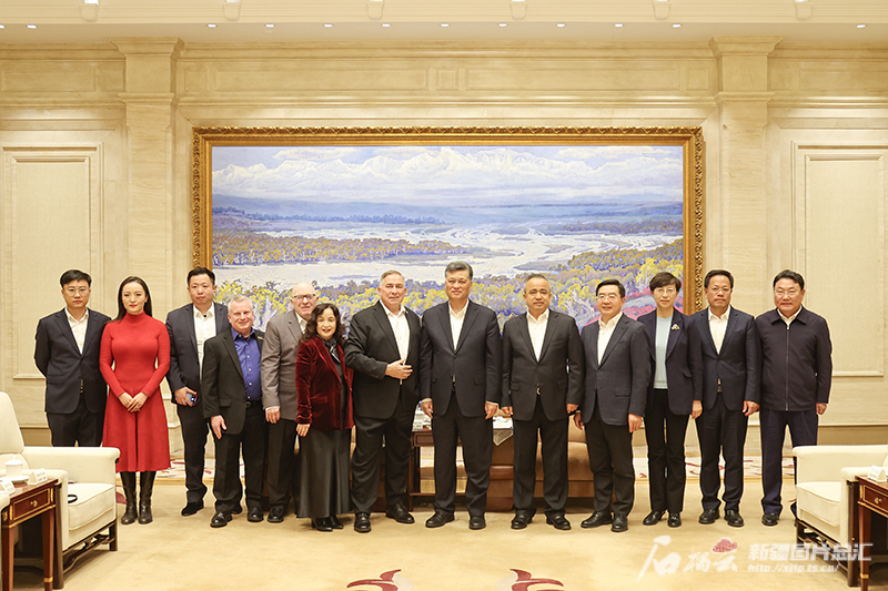 马兴瑞艾尔肯·吐尼亚孜会见美中航空遗产基金会主席格林一行 马兴瑞艾尔肯·吐尼亚孜会见美中航空遗产基金会主席格林一行