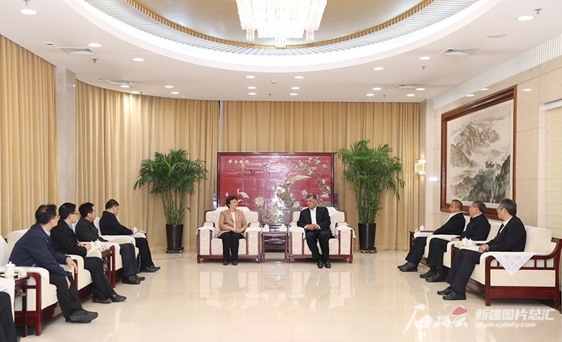 马兴瑞艾尔肯·吐尼亚孜会见人社部部长王晓萍一行 马兴瑞艾尔肯·吐尼亚孜会见人社部部长王晓萍一行