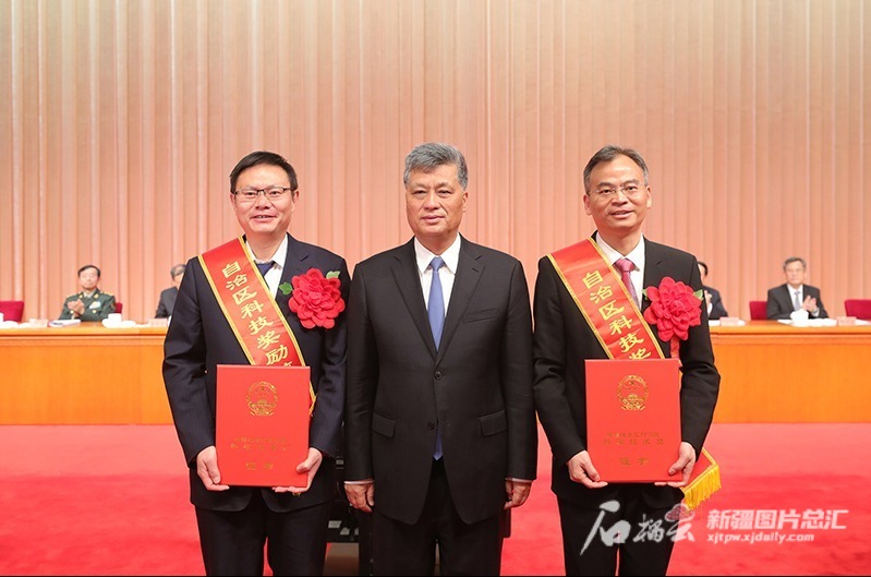 自治区科技创新大会召开