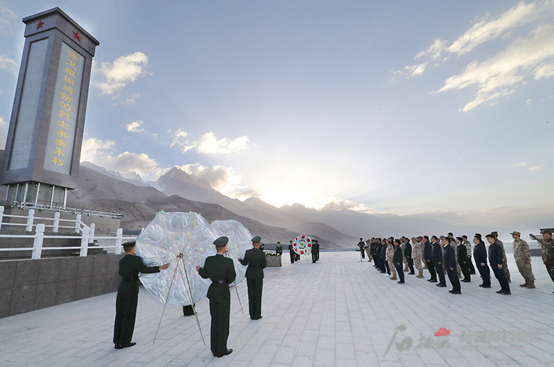 自治区慰问团“八一”建军节前夕慰问驻疆部队和优抚对象 自治区慰问团“八一”建军节前夕慰问驻疆部队和优抚对象
